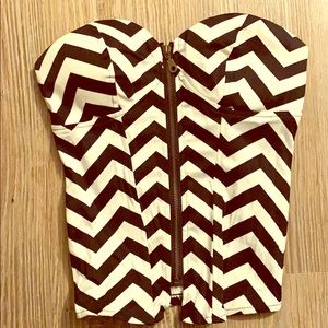 Windsor black and white corset like top